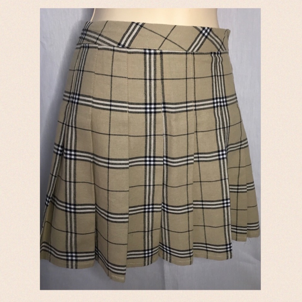 *Factorie* Size 12 Pleated check skirt in Alicia Neutral. - Picture 2 of 7